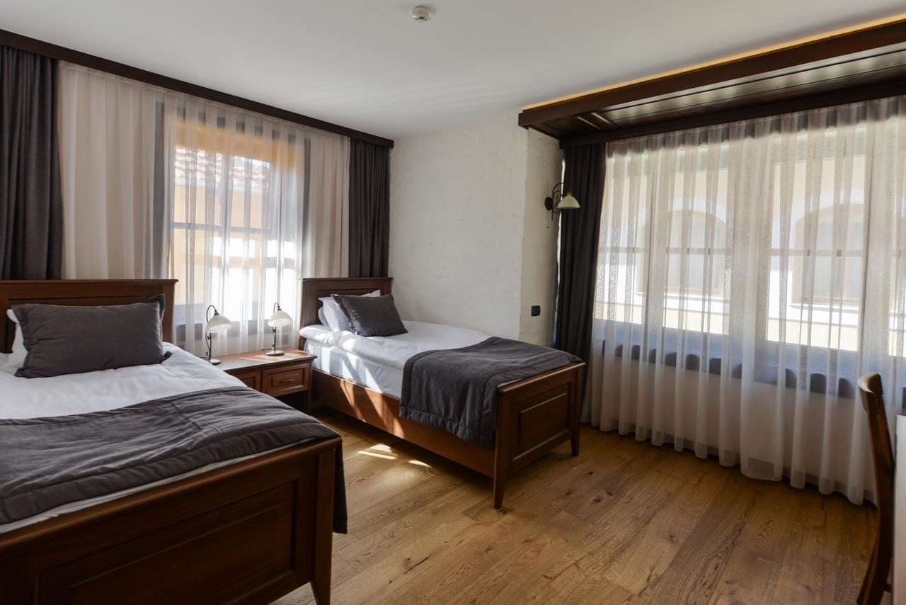 Hotel Tiffany Prizren Bagian luar foto