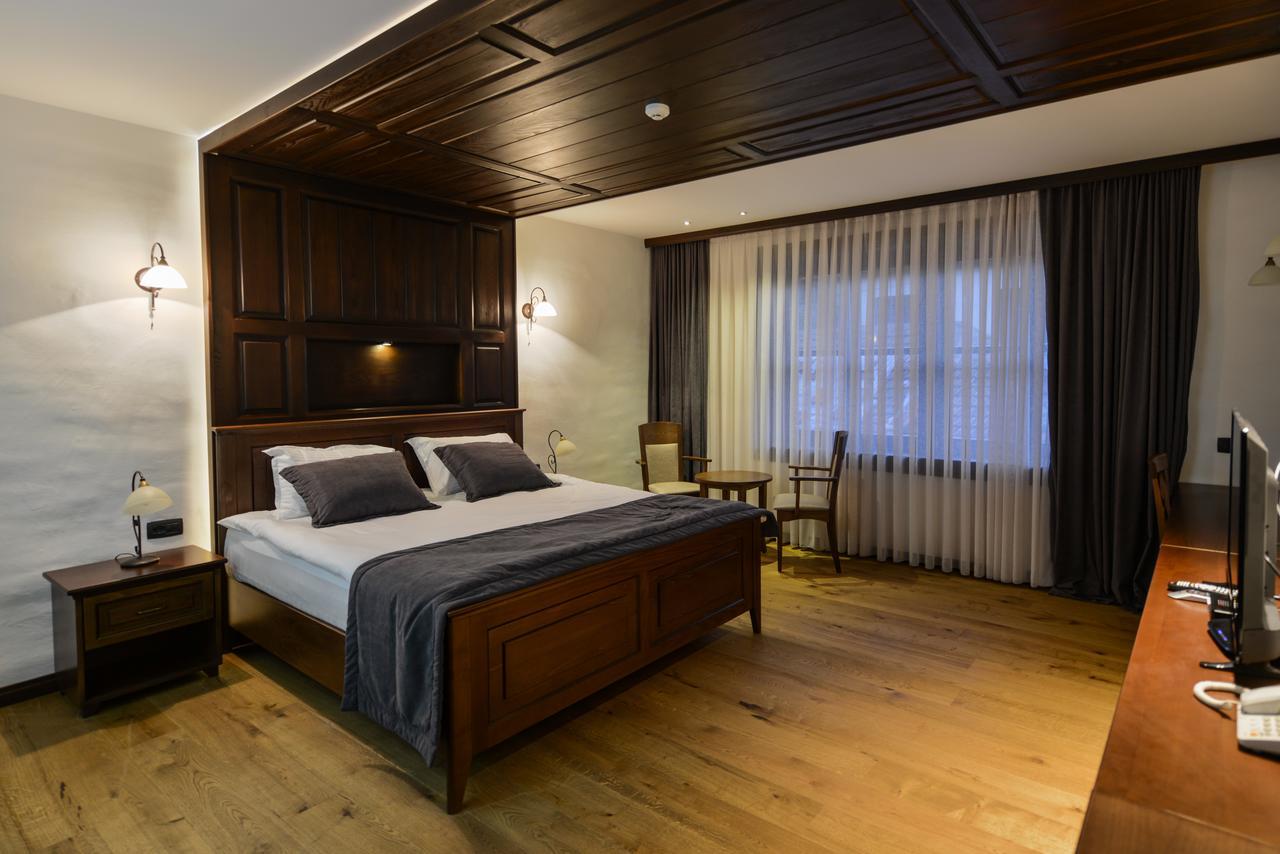 Hotel Tiffany Prizren Bagian luar foto