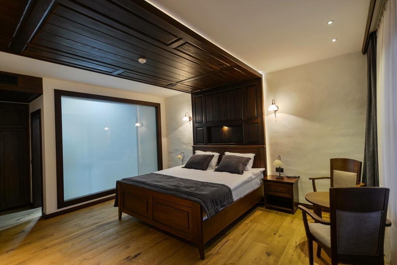 Hotel Tiffany Prizren Bagian luar foto